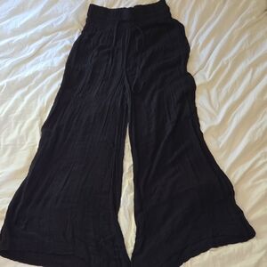 Women's Black Wide-Leg Flowy Pants